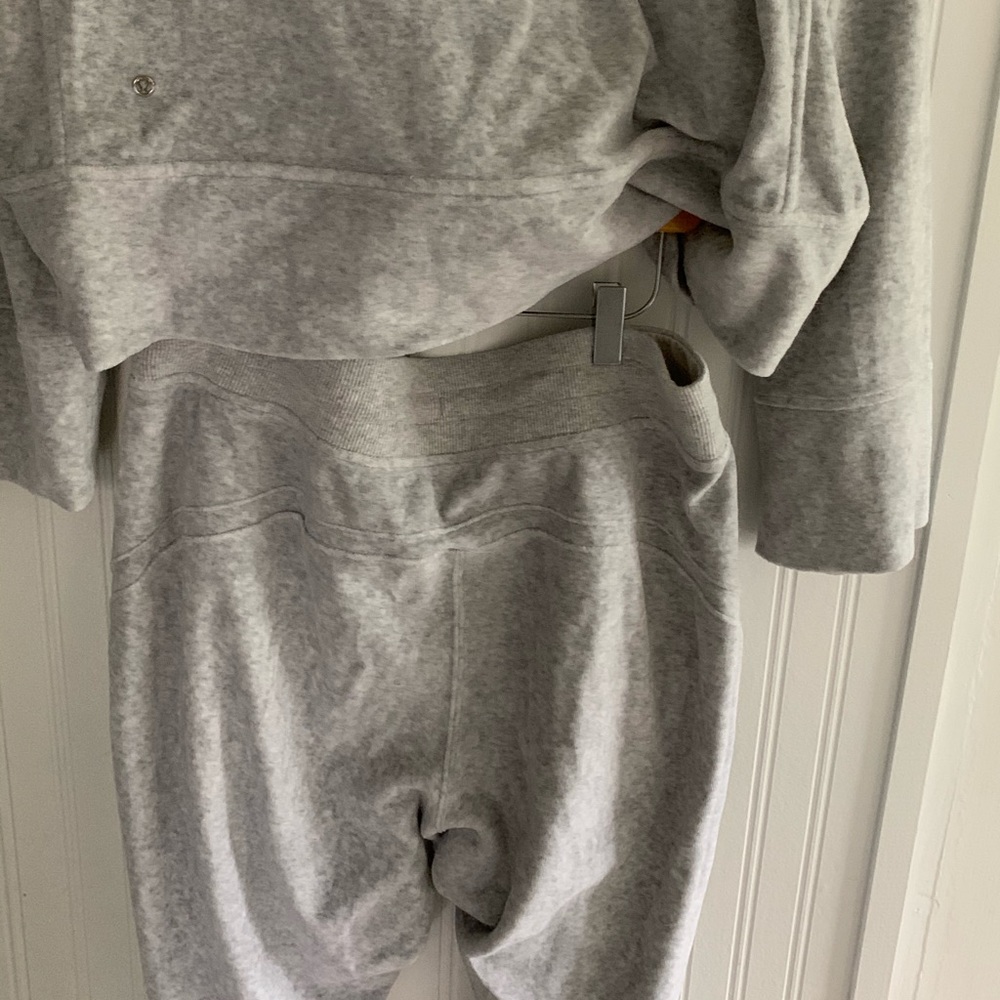 Morning restore hoodie & warm down jogger velour.